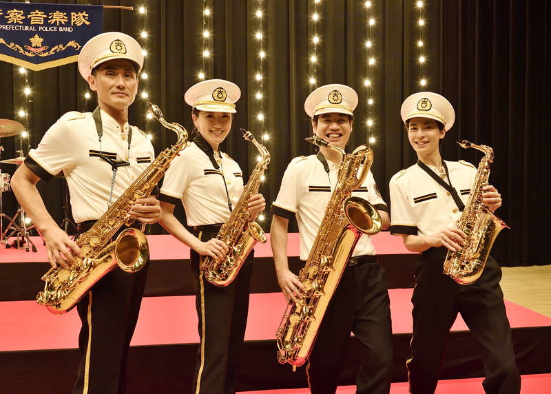 島根県警音楽隊でサックスを演奏していたヒゲダン楢﨑誠　「異動辞令は音楽隊！」カメオ出演