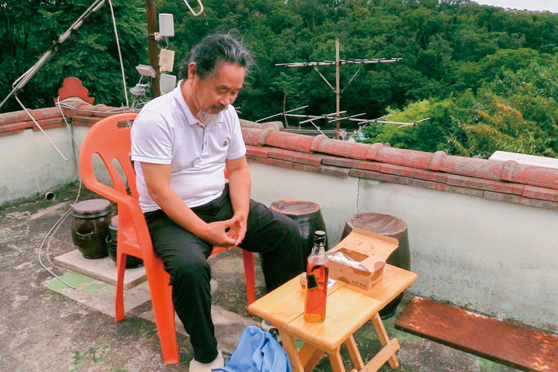 元女優と老詩人 交わりそうで交わらない一日の物語 ホン・サンス監督「私たちの一日」ビジュアル