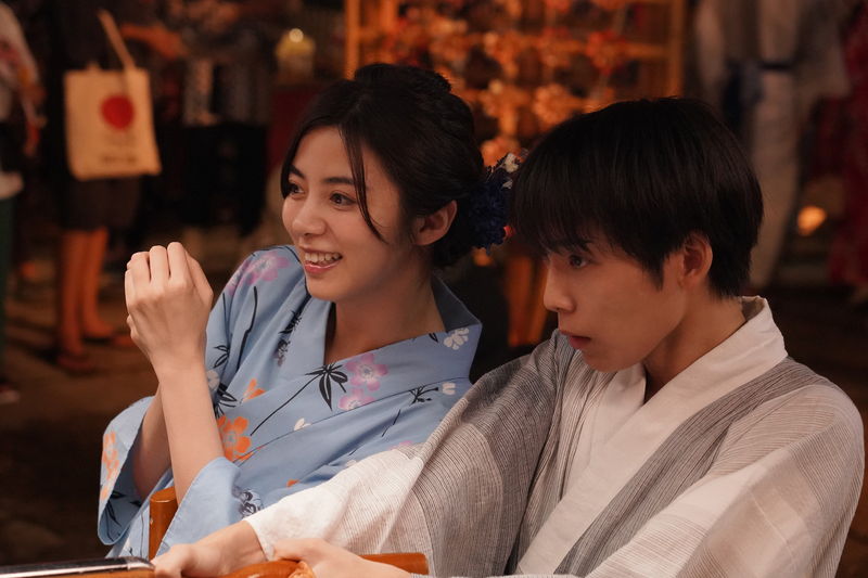 池田エライザ、久保田紗友らが艶やかな浴衣姿　夏祭りのデートシーン　「リライト」場面写真