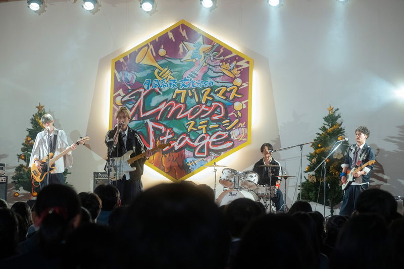 猪狩蒼弥　オリジナル楽曲で恋を歌うライブシーン　英語の歌詞に苦戦も　「恋を知らない僕たちは」本編映像