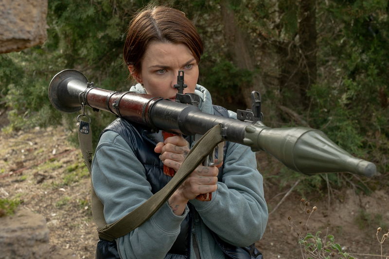 国際救援団体を装い結成された、女性だけの傭兵部隊　「ダーティ・エンジェルズ」場面写真