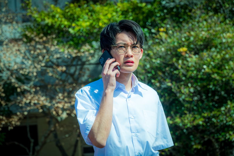 渋谷凪咲　“あのコ”の気配に気づくいた表情　倒れ込みながらおびえる姿も　「あのコはだぁれ？」場面写真