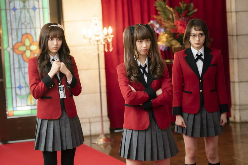 生田絵梨花が果たし状　森川葵と激しいギャンブルバトル　ドラマ「賭ケグルイ双」新場面写真公開