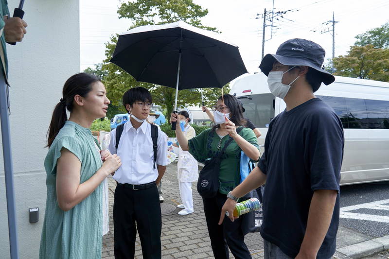 尾野真千子が”死ぬ気で”挑んだ「茜色に焼かれる」　コロナ禍での撮影捉えたメイキング写真公開