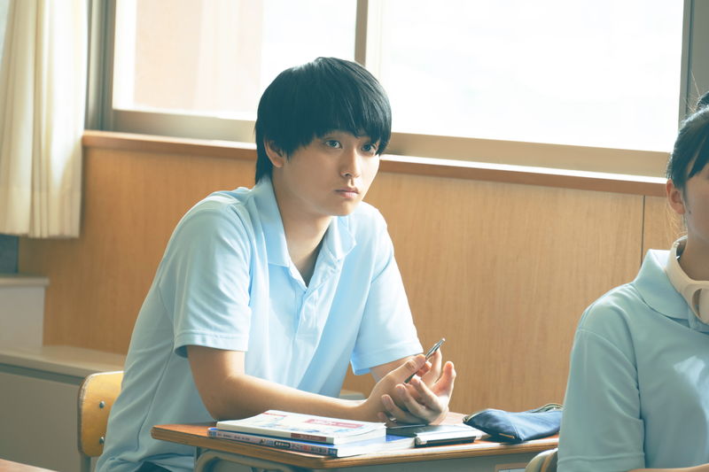 奥平大兼　引け目を感じながらも恋心を秘めた表情　『か「」く「」し「」ご「」と「』本編冒頭映像