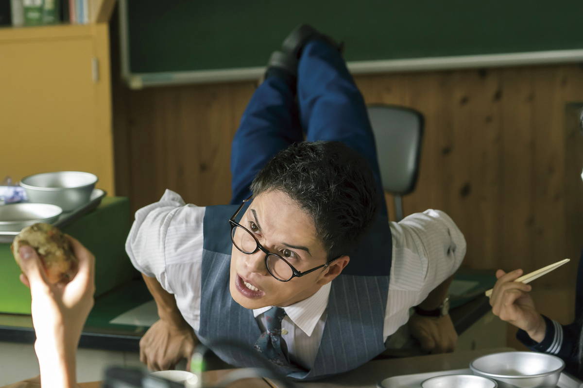 市原隼人 ナポリタンのウンチク披露 牛乳で乾杯姿も 「劇場版 おいしい給食 卒業」新予告