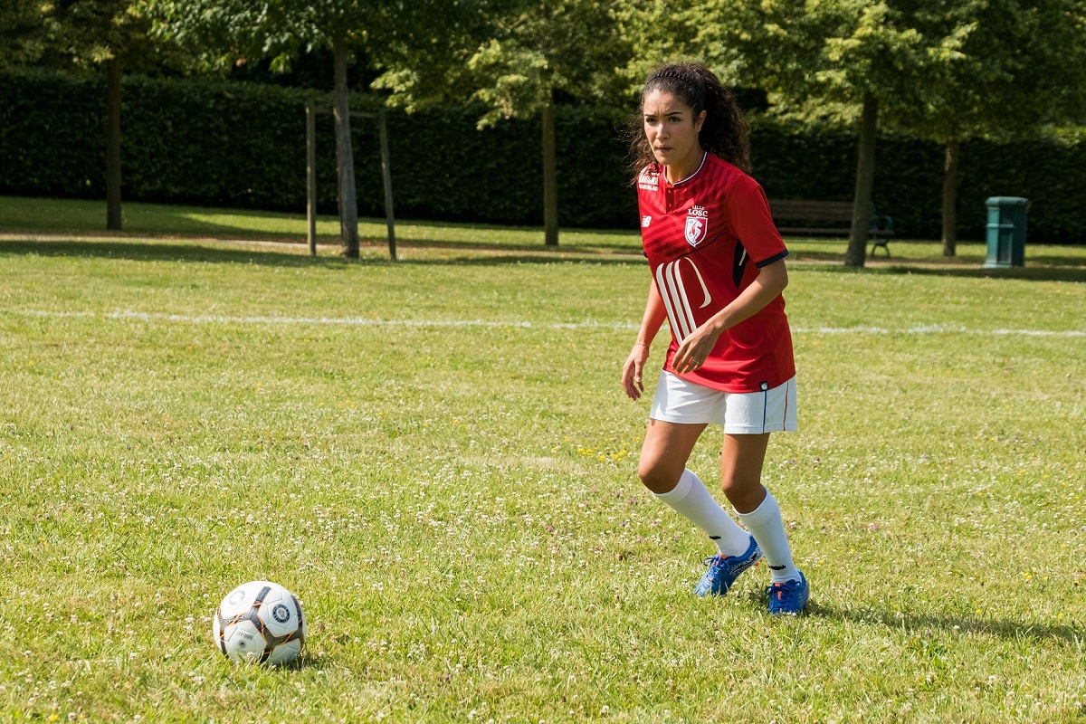 サッカー未経験の女性たち　地元チームを救うため選手に　「クイーンズ・オブ・フィールド」3月19日公開