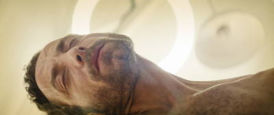 皮膚を売った男