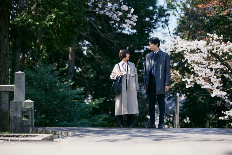杉咲花＆萩原利久　バディ役で2度目の共演　事件の真相解明に動き出す姿　「朽ちないサクラ」場面写真