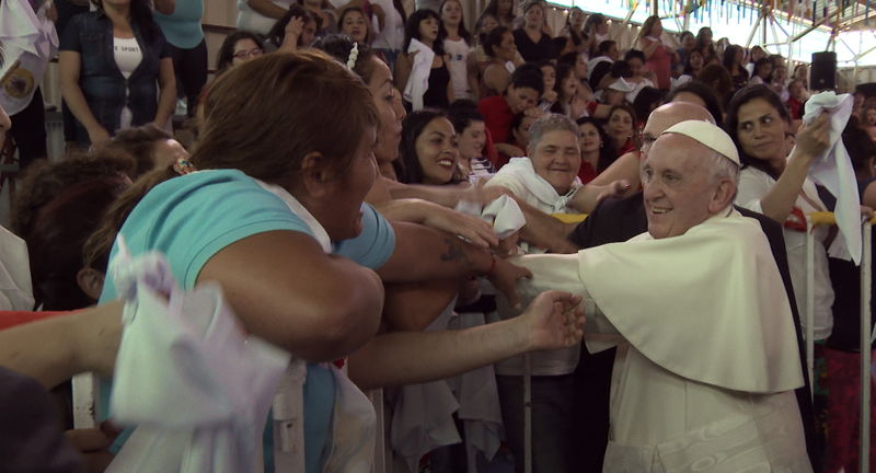 ローマ教皇フランシスコ、世界中を訪れて人々に希望を与える姿　「旅するローマ教皇」予告