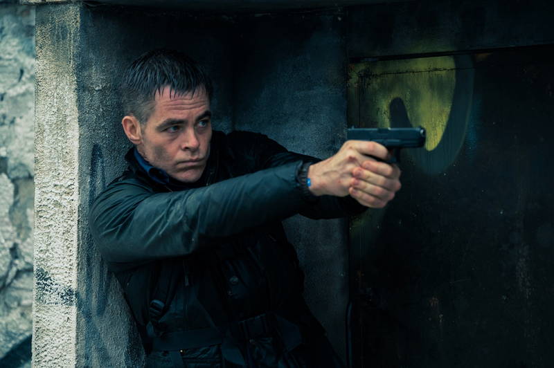 最強の元特殊部隊員 世界を揺るがす陰謀を暴く クリス・パイン主演「ザ・コントラクター」予告