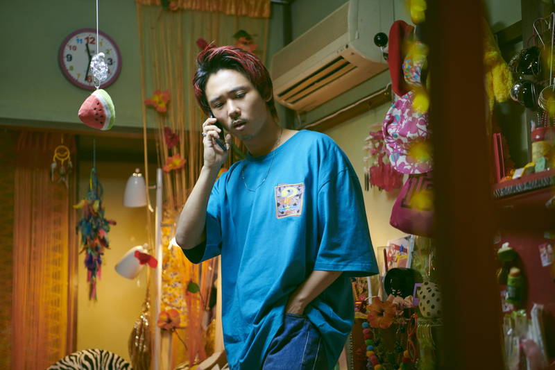 オカモトレイジ、ノリだけで生きてる”ウェイ系”フリーター姿 「もっと超越した所へ。」場面写真