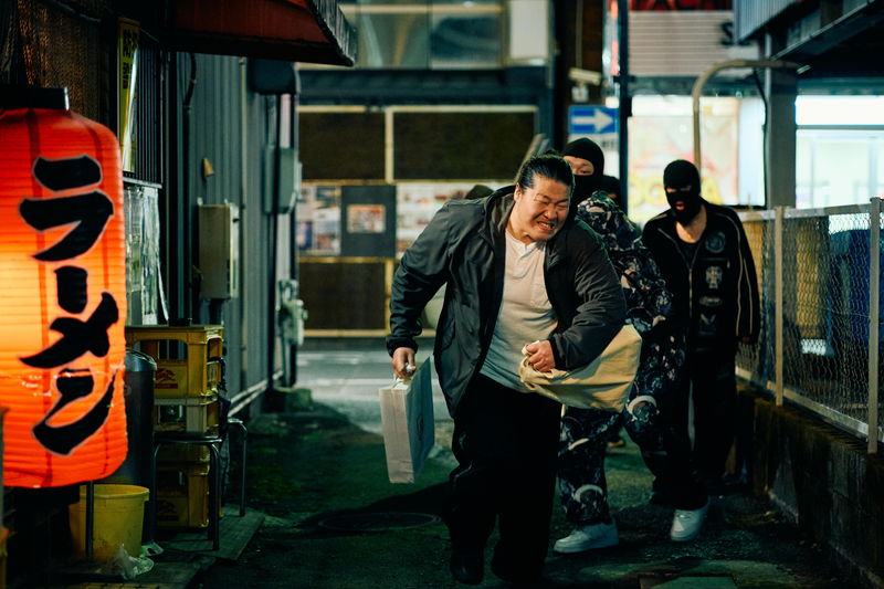 ジャンピングキックに金属バットで殴打　少年の狂気的な暴力と対峙する大人たち　「四月の余白」場面写真