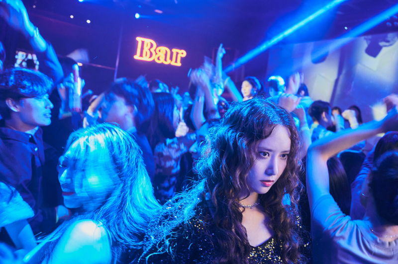 イム・ユナのキュートさ全開　昼と夜で180度違うキャラクターに　「プリティ・クレイジー」場面写真