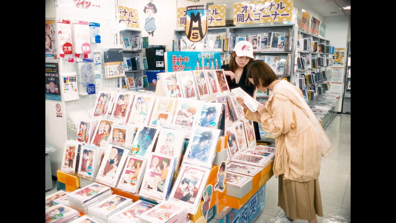 擬人化されたお肉が学園生活　個性爆発なお昼ごはん　「ミーツ・ザ・ワールド」劇中アニメ