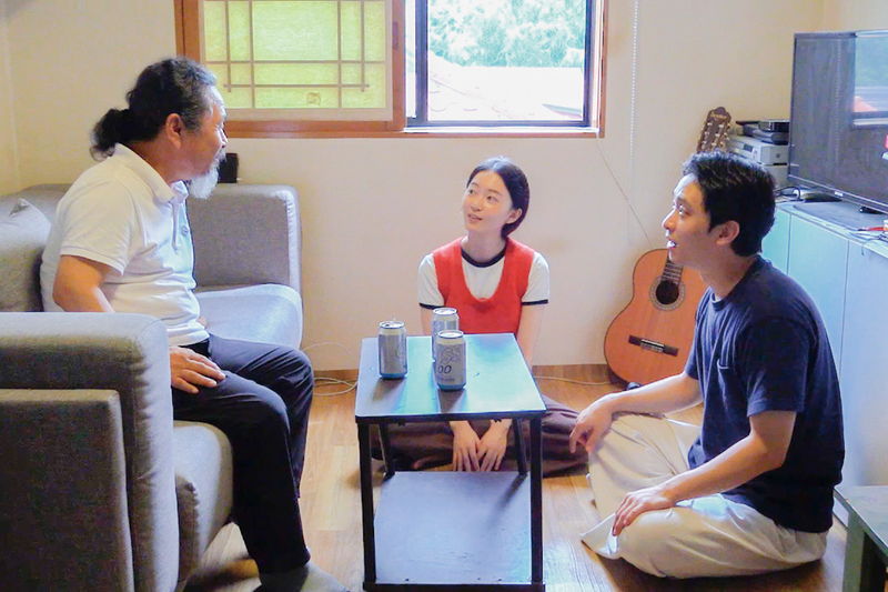 元女優と老詩人 交わりそうで交わらない一日の物語 ホン・サンス監督「私たちの一日」ビジュアル