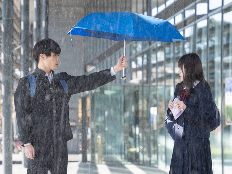 福本莉子＆松田元太　初々しいセーラー服＆学ラン姿で中学生に　「君が落とした青空」
