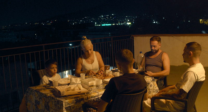 養子縁組に挑むナポリの一家の物語 本人たちが本人役を演じる 「ヴィットリア 抱きしめて」公開決定