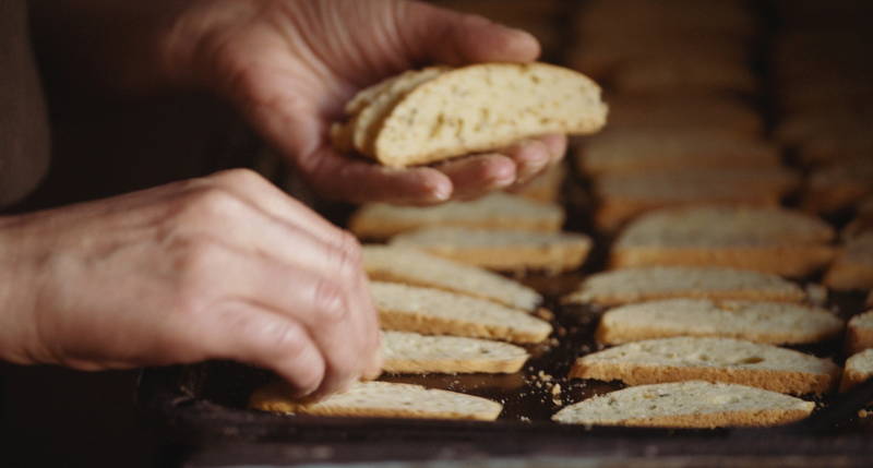 モロッコの消えゆく伝統の味　パンケーキ「ルジザ」を作る本編映像公開　「モロッコ、彼女たちの朝」