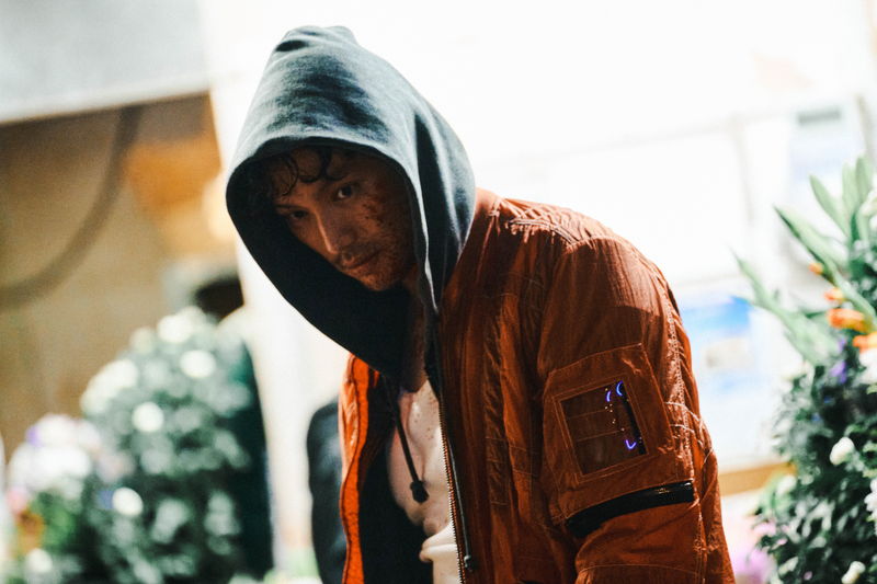 福士蒼汰 鍛え上げられた肉体 別人のような変貌ぶり 「TOKYO BURST-犯罪都市-」場面写真