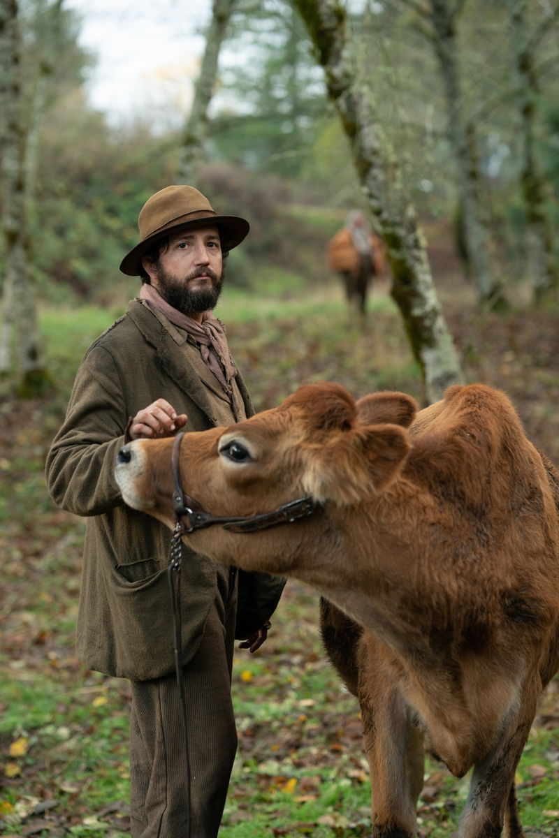 甘いドーナツでアメリカン・ドリームを夢見る男たち　ケリー・ライカート監督「ファースト・カウ」公開決定