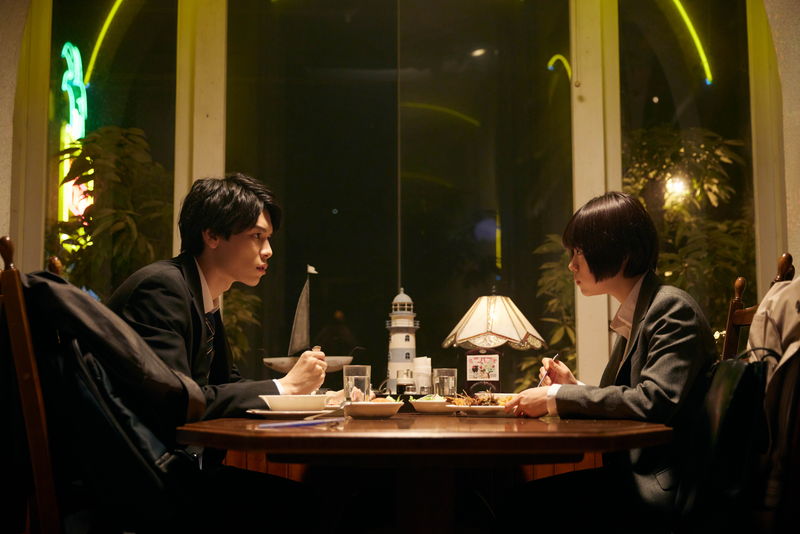 杉咲花＆萩原利久　バディ役で2度目の共演　事件の真相解明に動き出す姿　「朽ちないサクラ」場面写真
