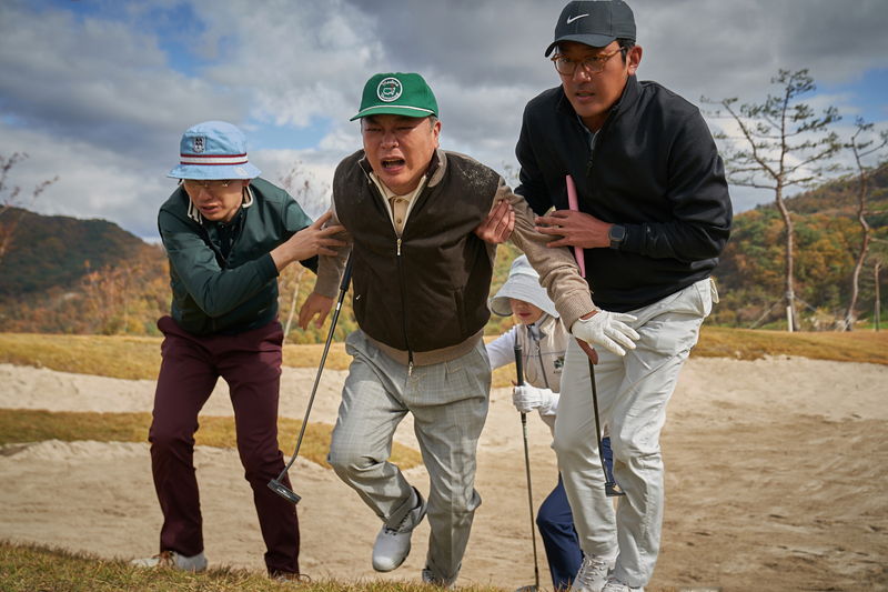 きょとんとした表情のハ・ジョンウ 今までにない少しとぼけた雰囲気 「ロビー!」ポスター