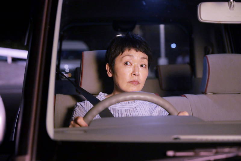 小林聡美に隕石衝突 乗っている車は制御不能に 1億分の1の奇跡 「ツユクサ」本編映像