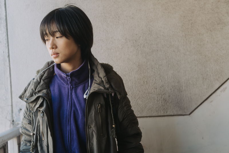 泣き叫ぶ河合優実　優しく抱きかかえる佐藤二朗　実話を基にした人間ドラマ　入江悠監督「あんのこと」予告