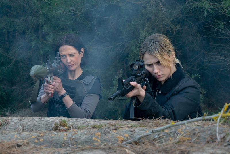 国際救援団体を装い結成された、女性だけの傭兵部隊　「ダーティ・エンジェルズ」場面写真