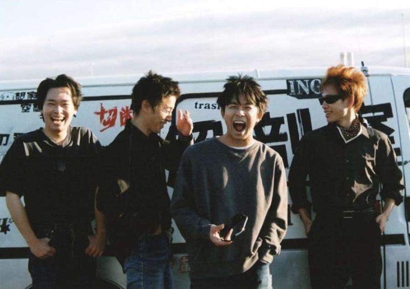 峯田和伸、若葉竜也のリラックスした姿　吉岡里帆のお茶目な様子も　「ストリート・キングダム」メイキング