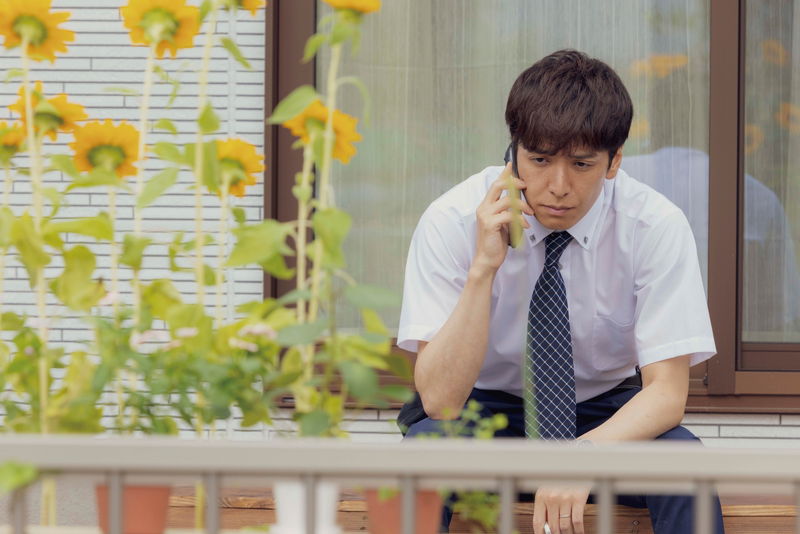 生田斗真　”干からびた目”で日々を淡々と過ごす“渇ききった”表情　水道局職員役　「渇水」場面写真