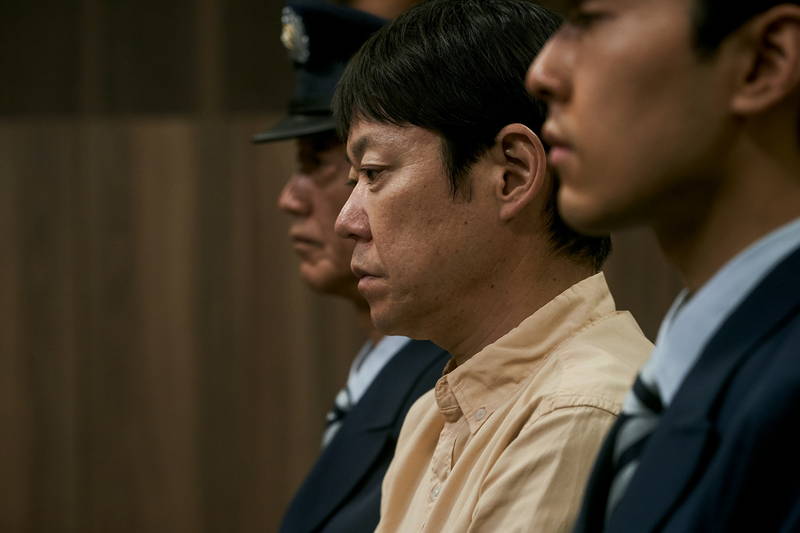 連続殺人鬼・阿部サダヲが見せる”虚無の目”　「死刑にいたる病」場面写真
