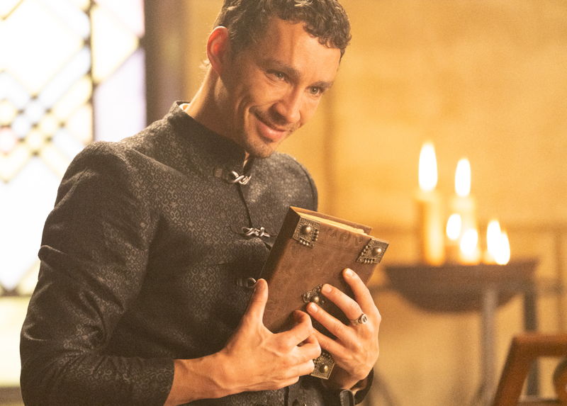 銀のビキニアーマーをまとった女戦士　激闘に身を投じる姿　「レッド・ソニア／反逆の剣」場面写真