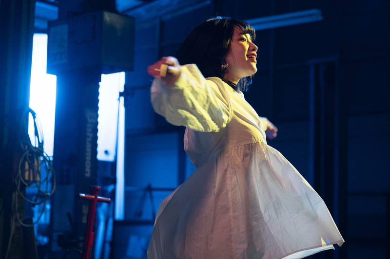 筧美和子がダンスを披露　孤独や渇望などの思いを抱えて踊る　映画「幕が下りたら会いましょう」