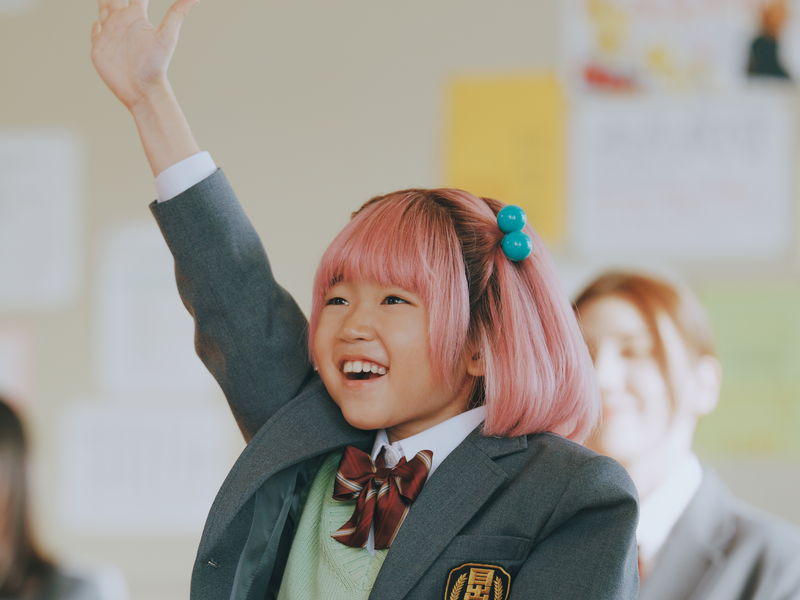 香取慎吾が高校生役 仲里依紗も 家族全員が高校生の青春コメディ 「高校生家族」公開決定