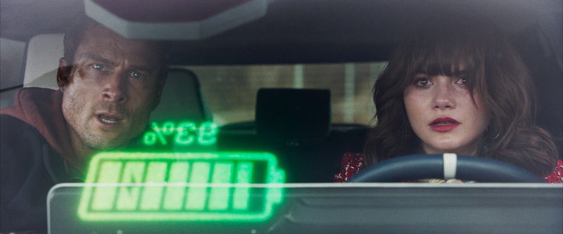 シュワルツェネッガーが描かれた奇妙な紙幣も　人生一発逆転のデスゲーム　「ランニング・マン」場面写真