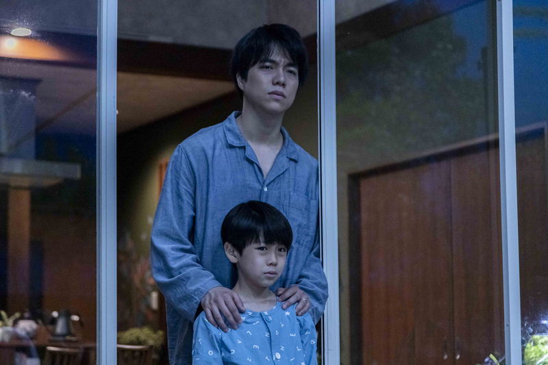 重岡大毅と”息子”のツーショット　逃れられない恐怖の始まり捉える　「禁じられた遊び」場面写真