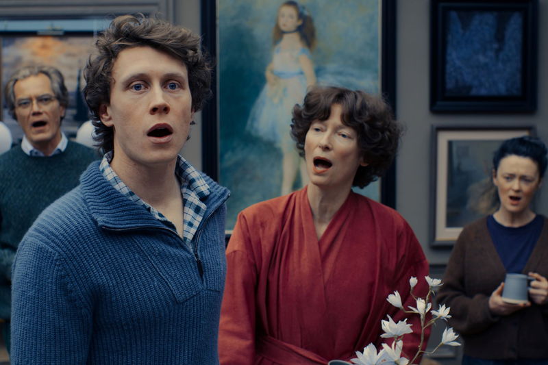 終末世界の地下生活 贅を尽くした生活を死守しようとする富裕者たちのゆがんだ饗宴 「THE END」場面写真