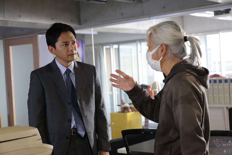 今井翼　映画初主演クランクアップでVサイン　hideの弟役　「TELL ME ～hideと見た景色～」