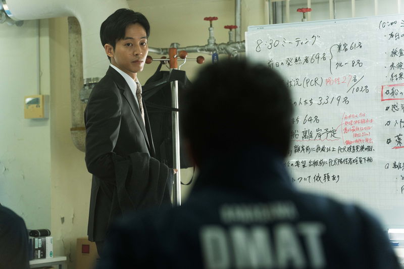 命の最前線となったクルーズ船　小栗旬、松坂桃李らが体現するドラマ　「フロントライン」場面写真