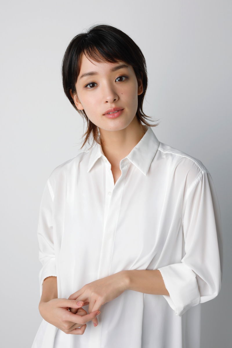 剛力彩芽、岐阜の柳ケ瀬で働くけんか早いホステスに　「女子大小路の名探偵」
