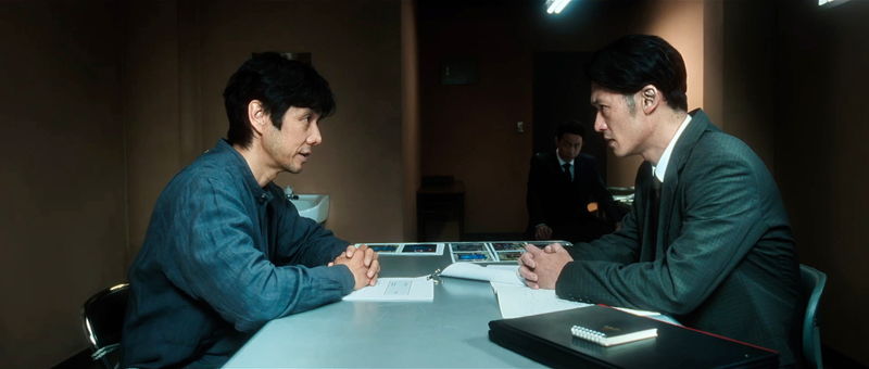 市川染五郎が美しくはかない標本に　固い表情の西島秀俊も　「人間標本」KV＆場面写真