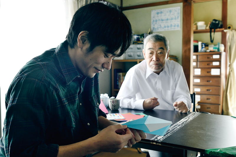 松山ケンイチと柄本明が体現する父子の絆　のちの連続殺人犯が知っていく介護の現実　 「ロストケア」映像
