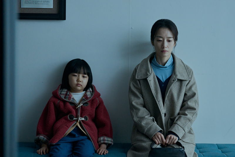 何よりも大切な娘が、狂気の怪物？　子役の演技が怖すぎるサイコスリラー　『侵蝕』