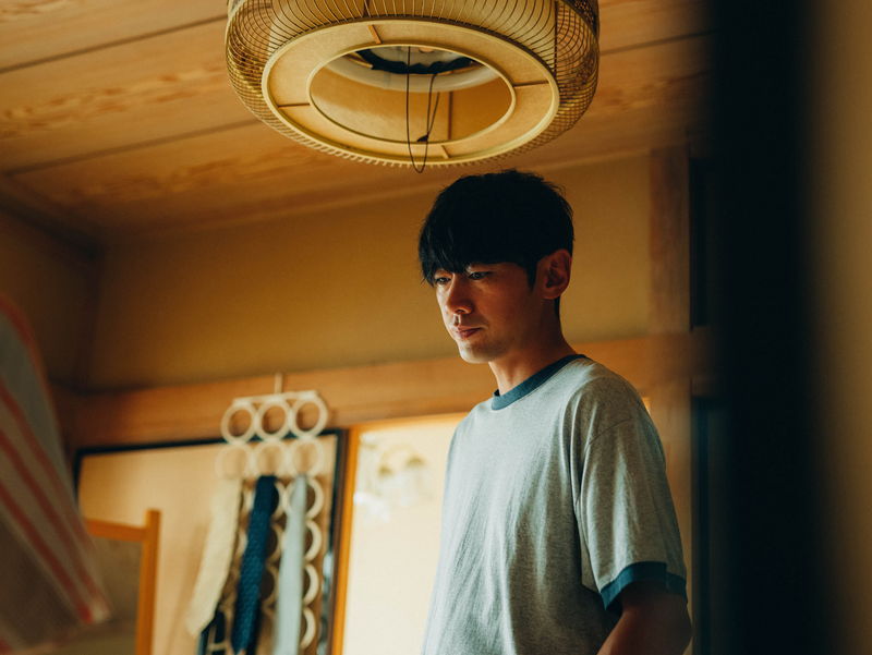 小泉孝太郎　妻への冷ややかな態度や思いつめた表情　ダークながら色気も　「愛に乱暴」場面写真