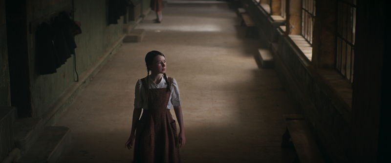 呪いの元凶“シスター ヴァラク”が学校に出現　「死霊館のシスター 呪いの秘密」本編映像