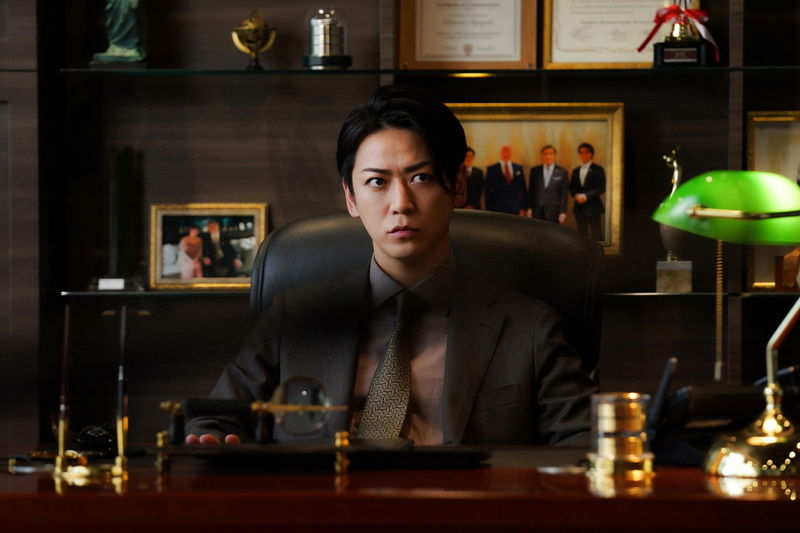 亀梨和也が見せるサイコパス弁護士の二面性　「怪物の木こり」場面写真