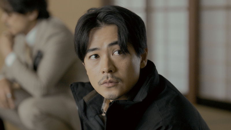 ワクチン接種後に妻を亡くした男　遺影が“奇跡の一枚”になり、“反ワクの象徴”に　「#拡散」本予告