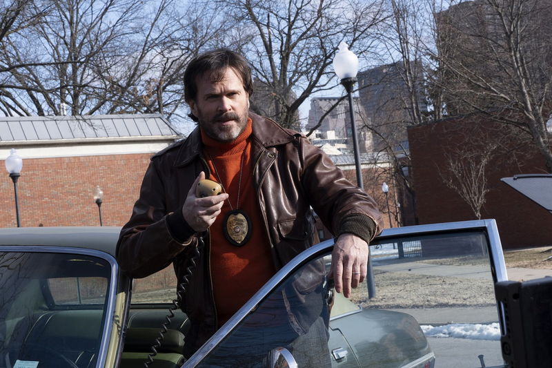 人質と自分の首をワイヤーとショットガンで固定　実話に基づく映画「デッドマンズ・ワイヤー」公開決定